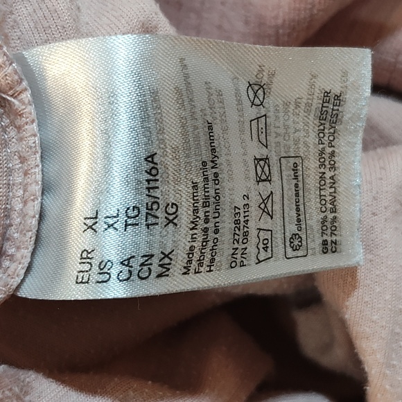 **5/$25** H&M Pink Sweater - Picture 4 of 4